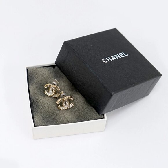 CHANEL CC Logos Rhinestone Stud Earrings Gold Tone B15B Auth w/Box #8847 - Picture 6 of 6